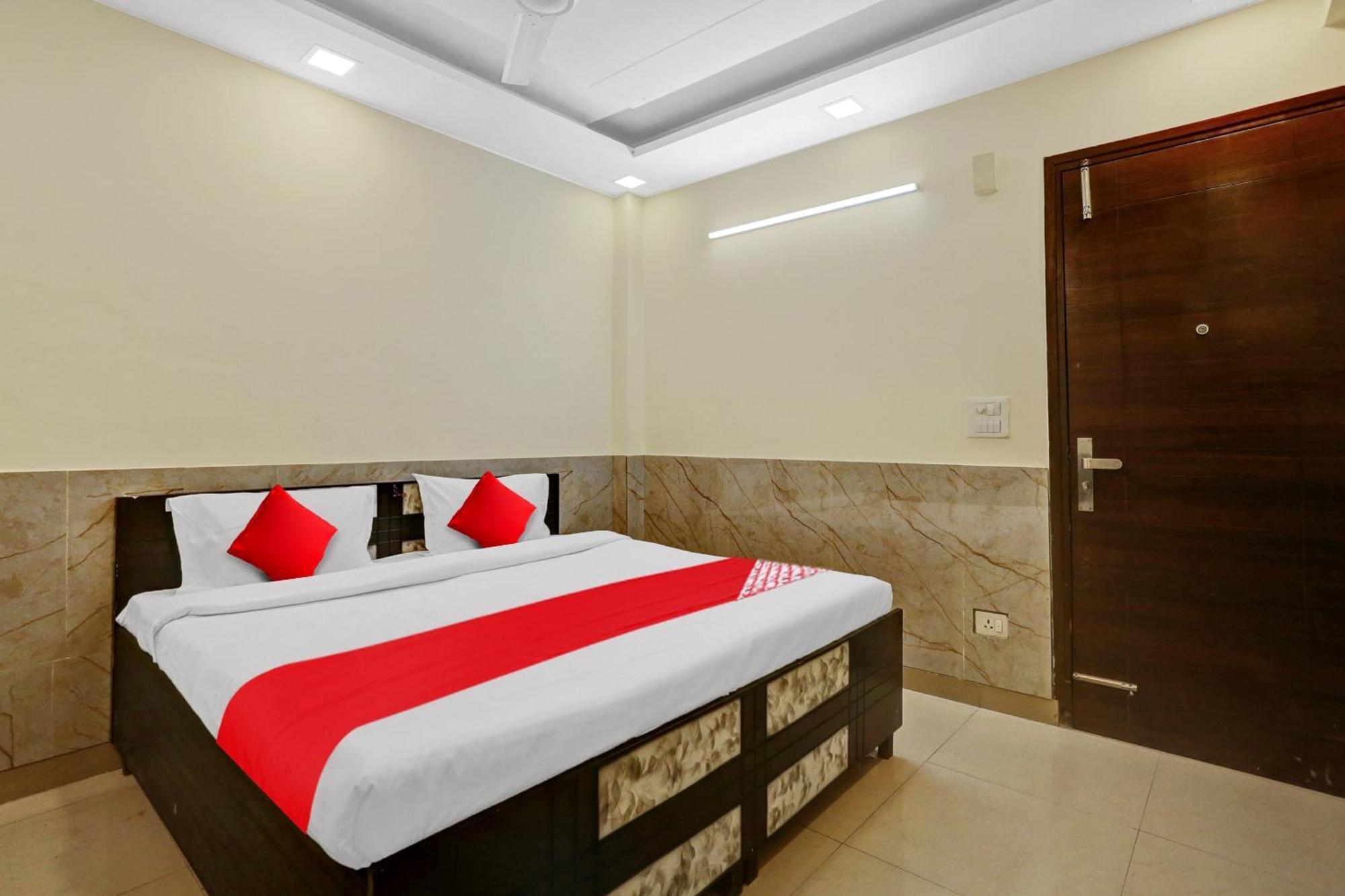 Hotel O Welcome Near Dlf Avenue Saket