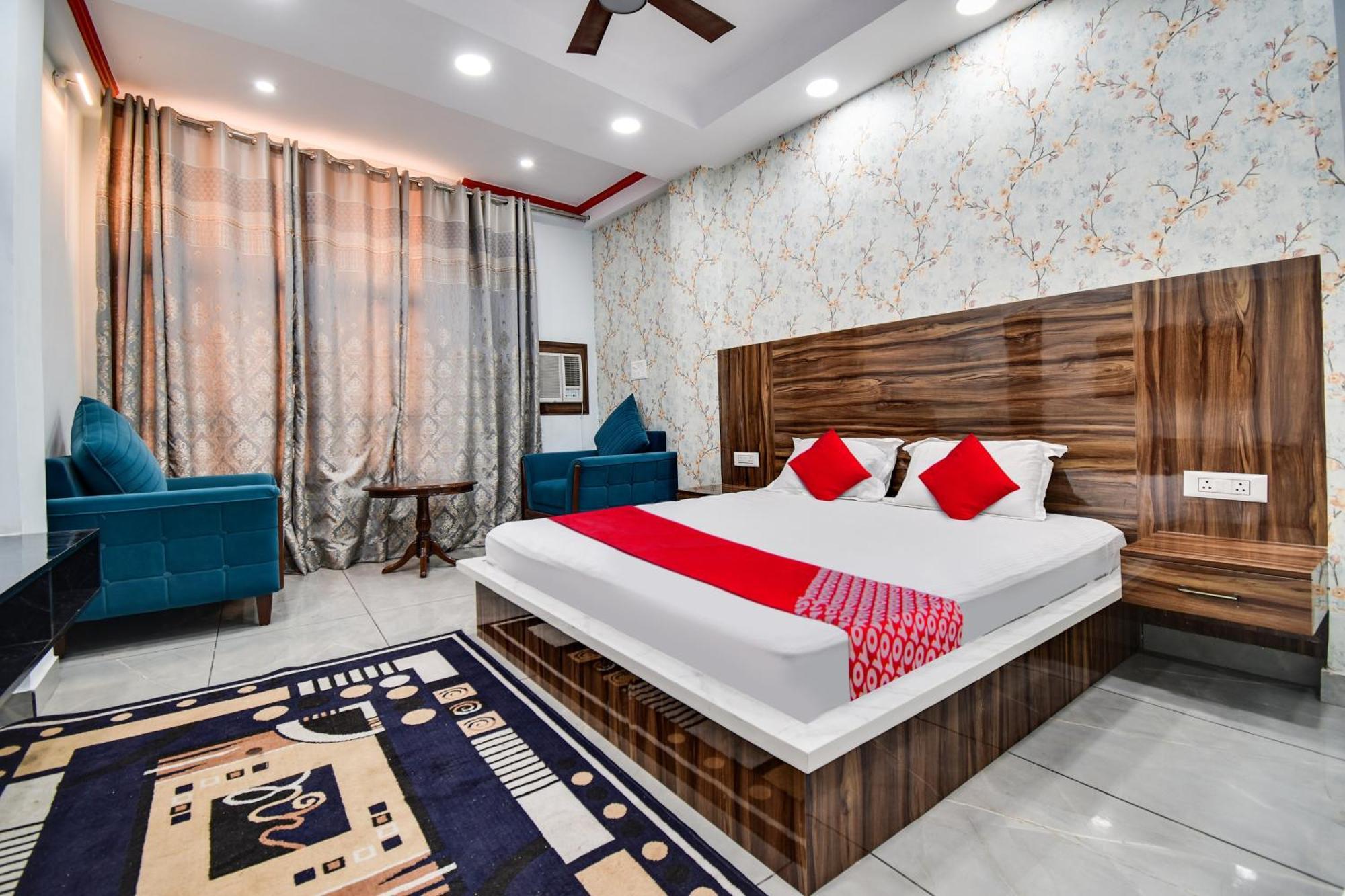 Oyo Flagship The Flaurish Hotel 3*