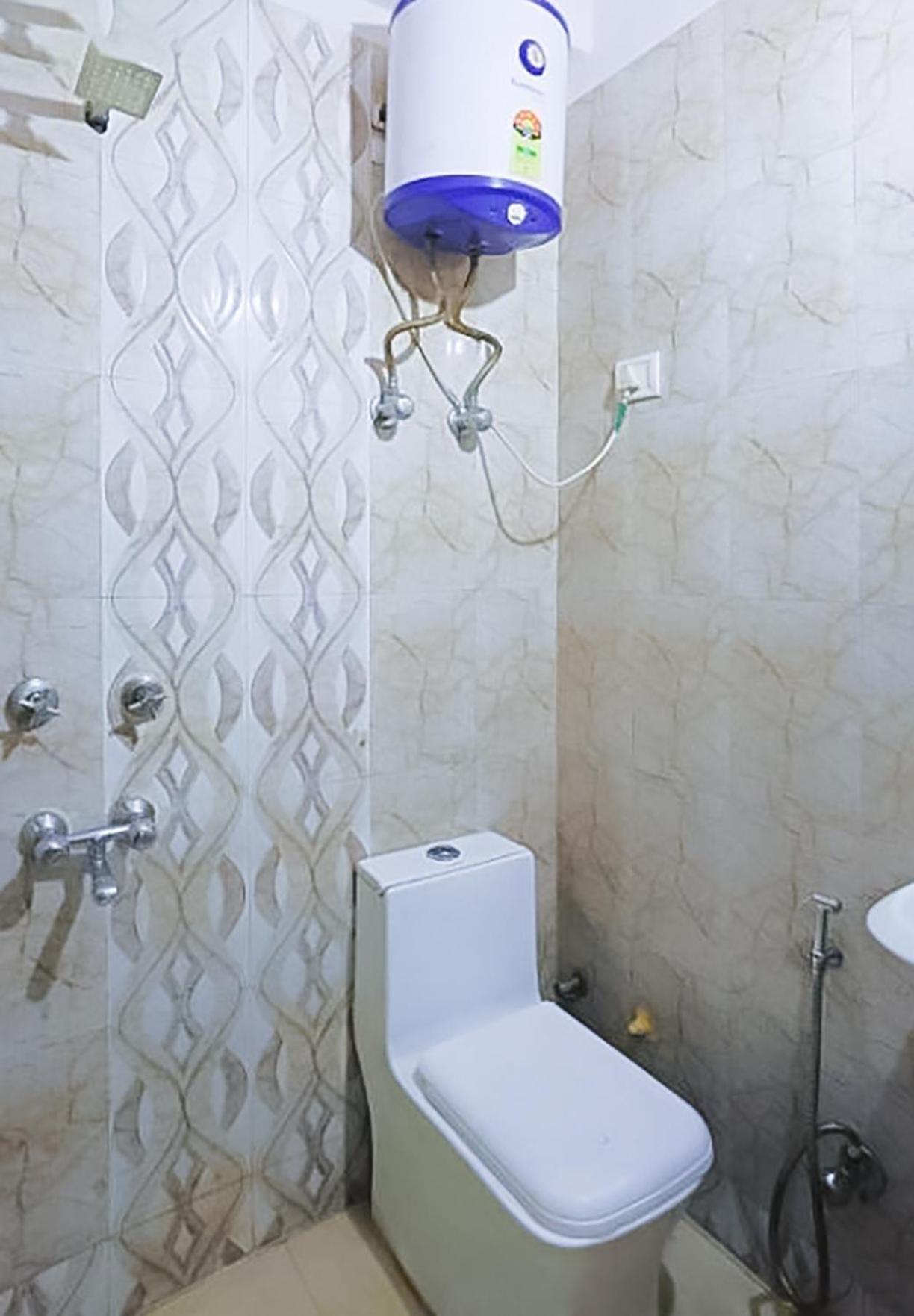 Bliss - Near Lajpat Nagar Metro Hotel