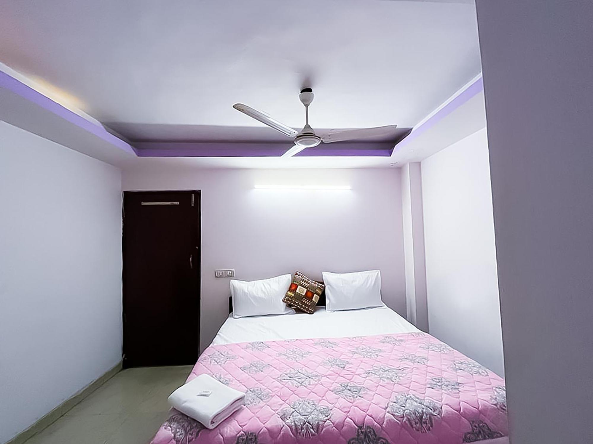 Hotel Bliss - Near Lajpat Nagar Metro New Delhi