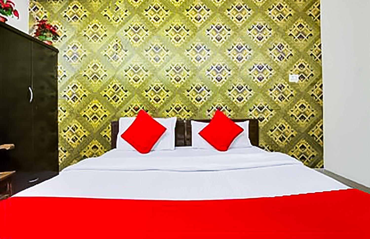 Bliss - Near Lajpat Nagar Metro