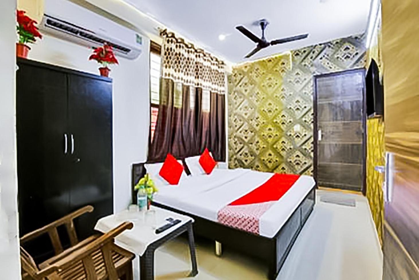 Bliss - Near Lajpat Nagar Metro Hotel