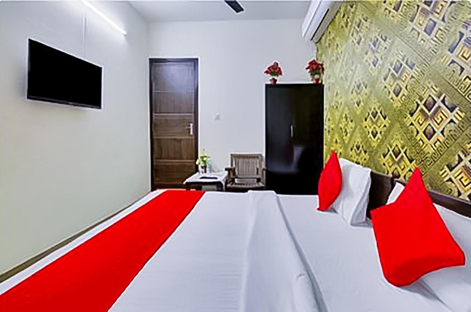 Bliss - Near Lajpat Nagar Metro
