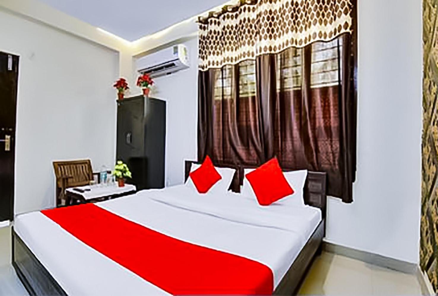 Bliss - Near Lajpat Nagar Metro Hotel 3*