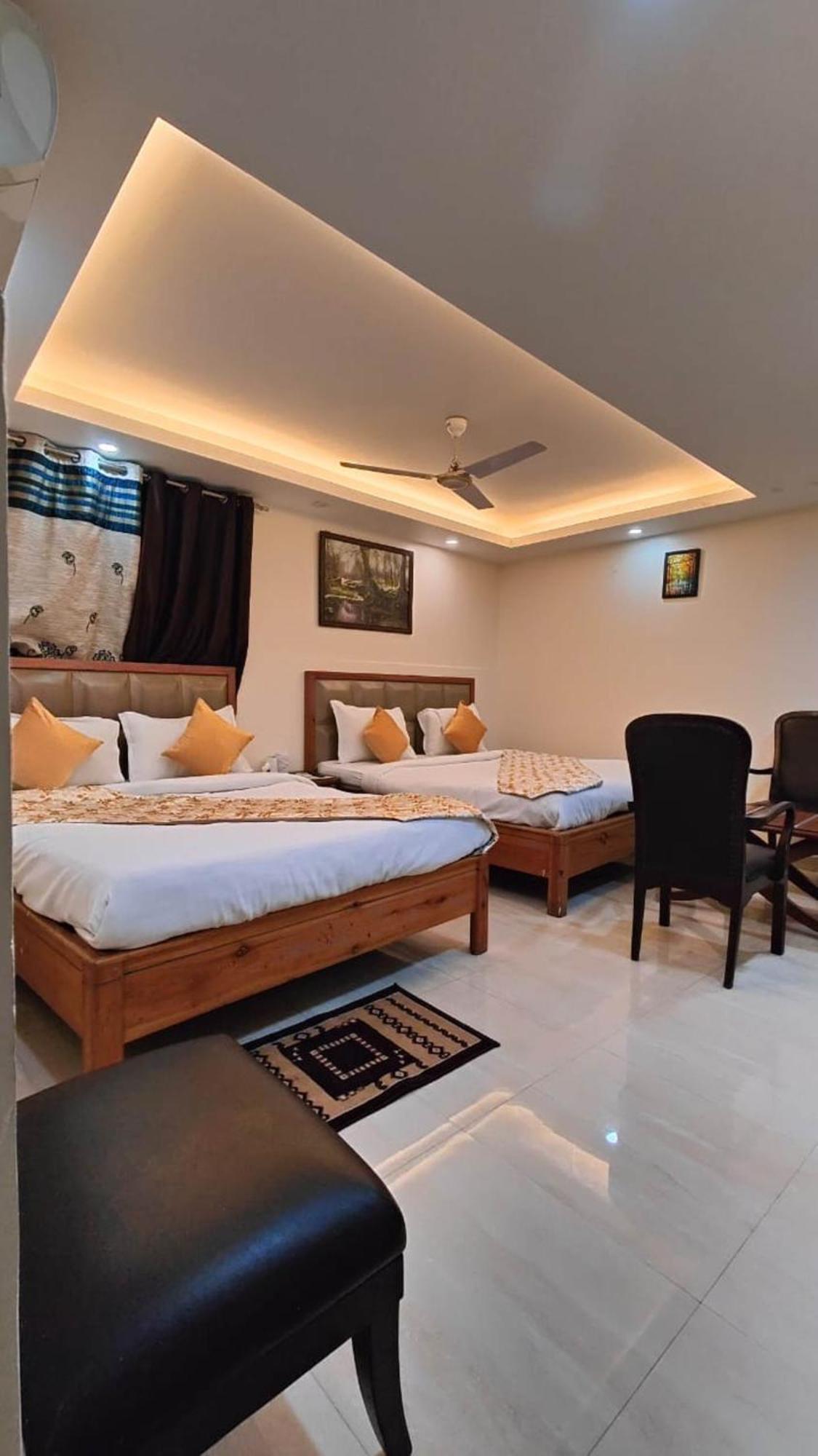Hotel Airport Mahal