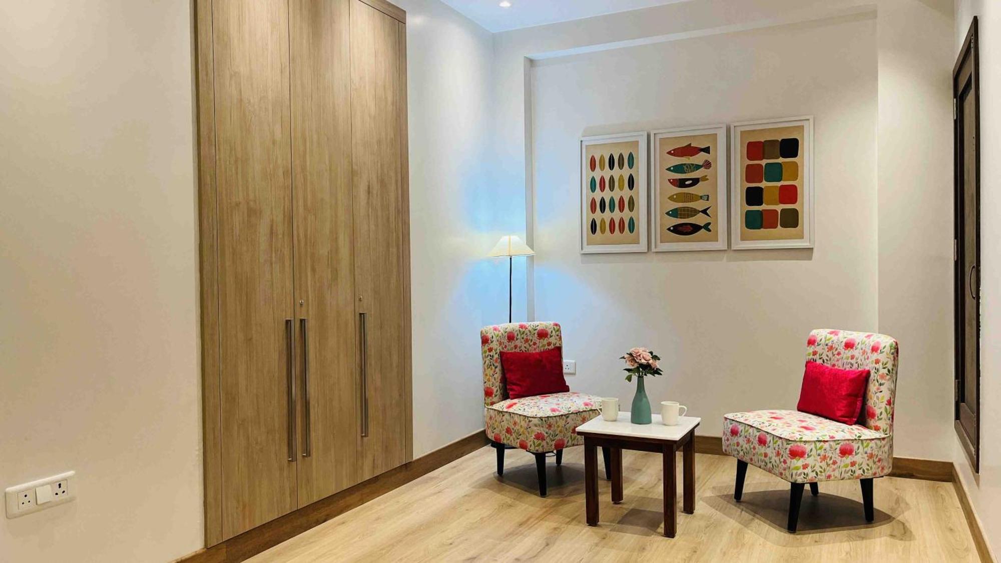 Bluo 3bhk Saket Citywalk Mall - Lift, Balcony, Parking *