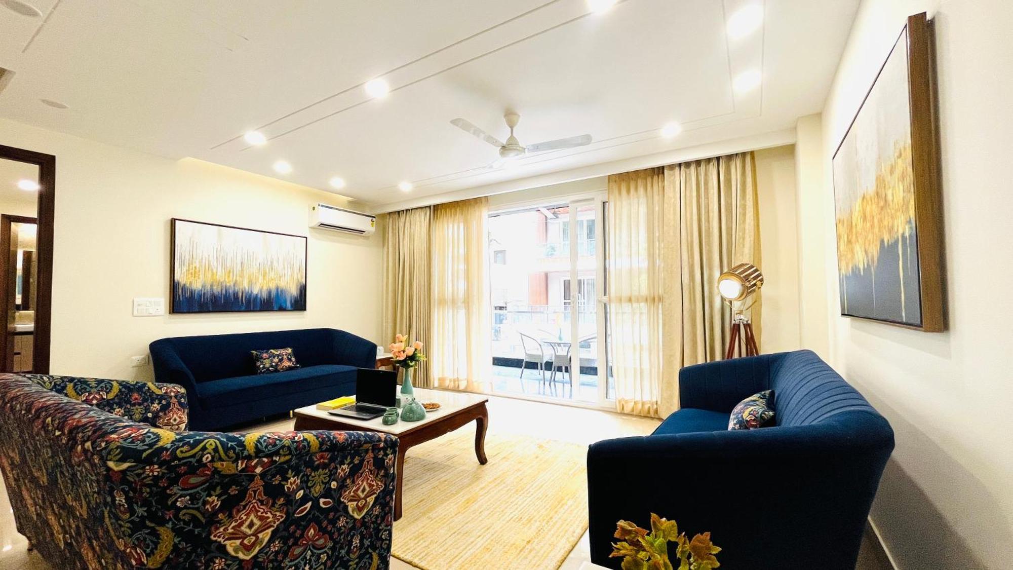 Bluo Elegant 4bhk Saket - Lift, Balcony, Parking Apartment *