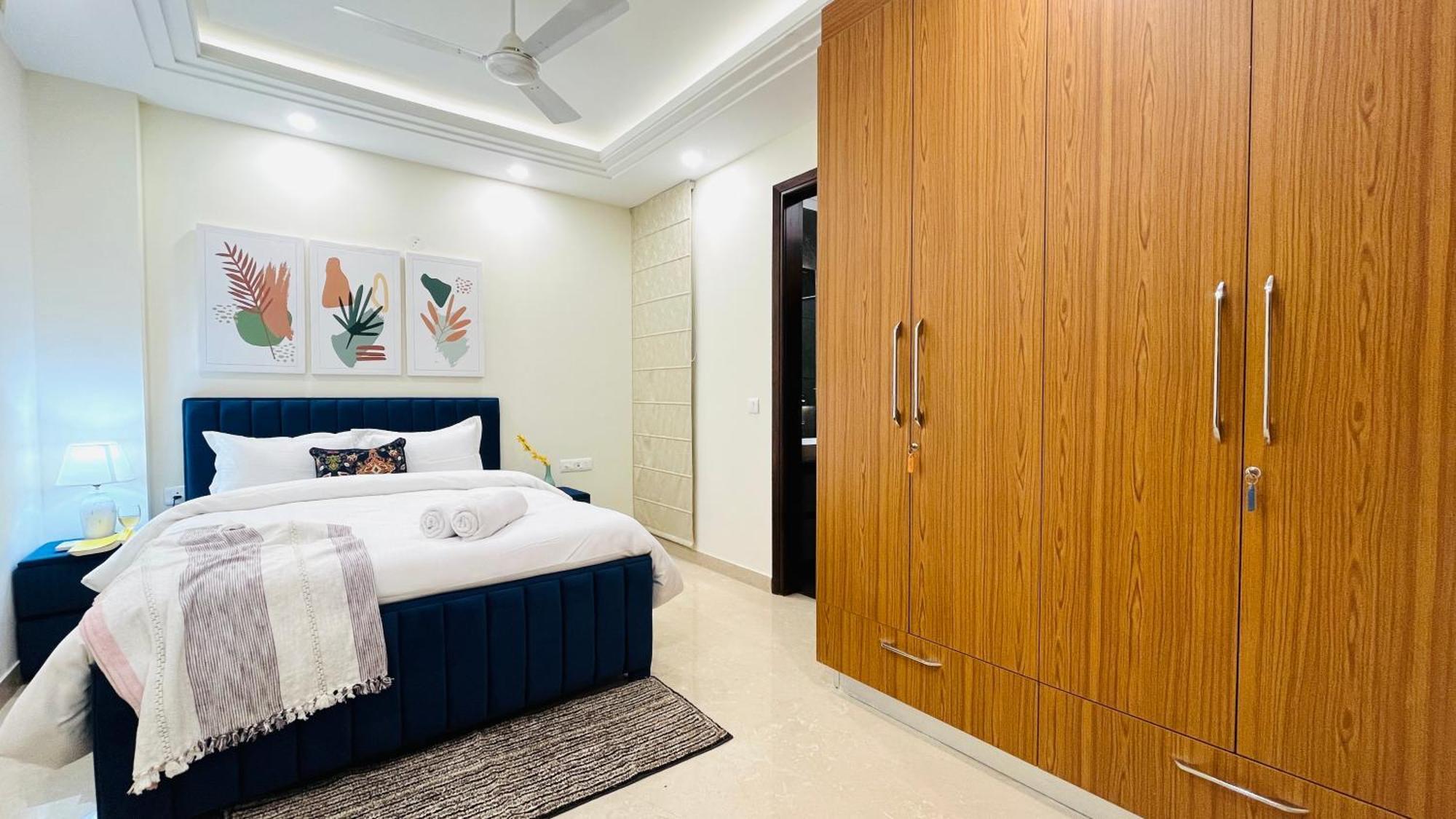 Bluo Elegant 4bhk Saket - Lift, Balcony, Parking New Delhi