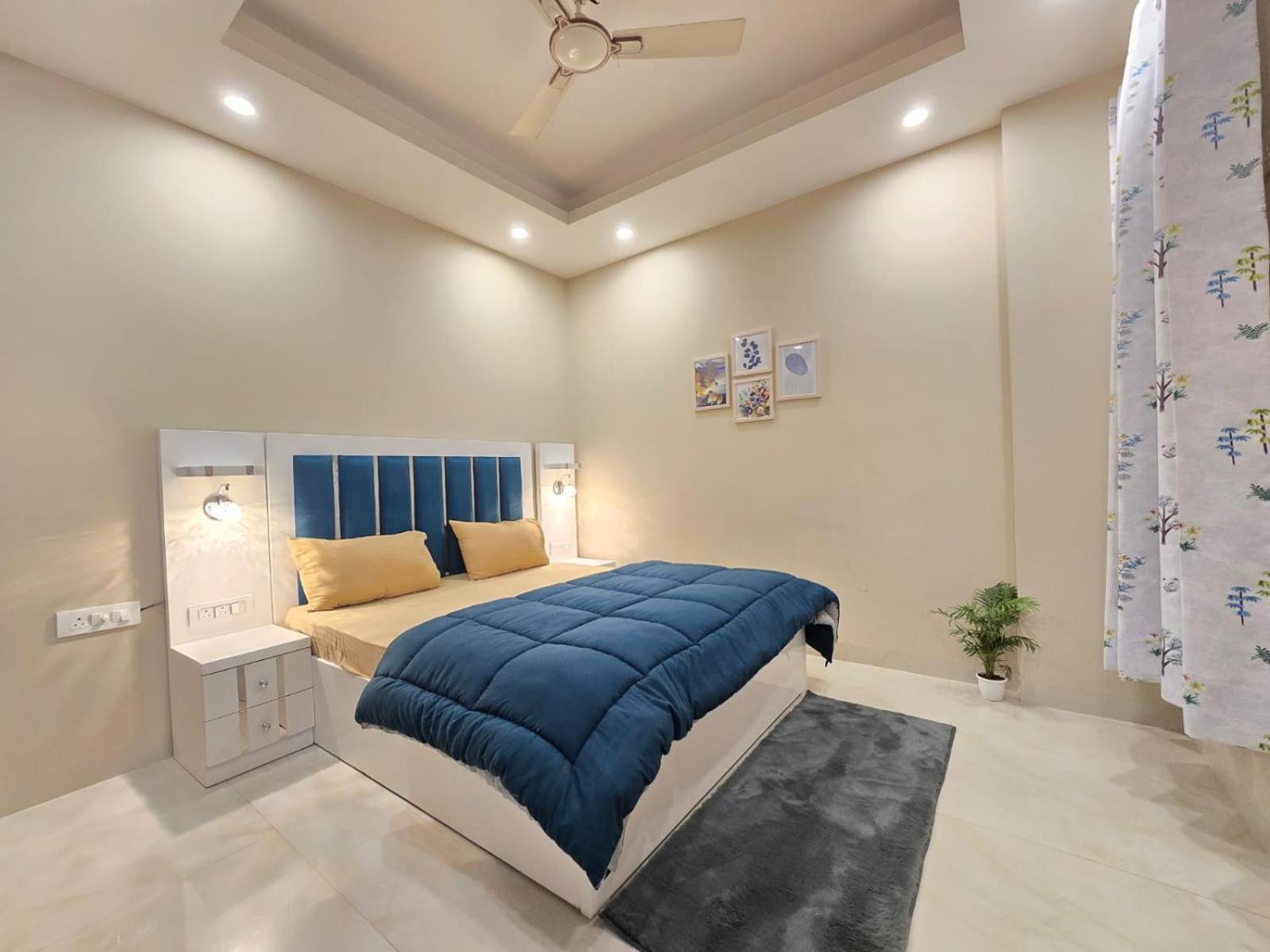 Apartment Homlee-saket Anupam Stylish 3bhk In South Delhi New Delhi