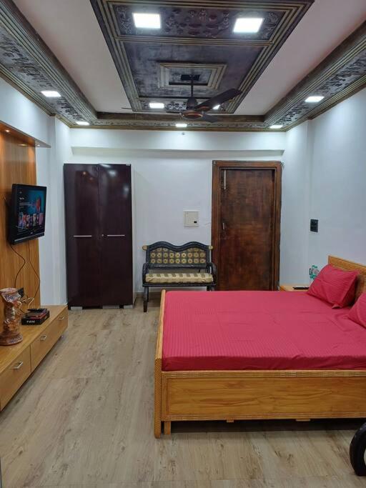 Apartment The Maharaja Moti Nagar Dlf *