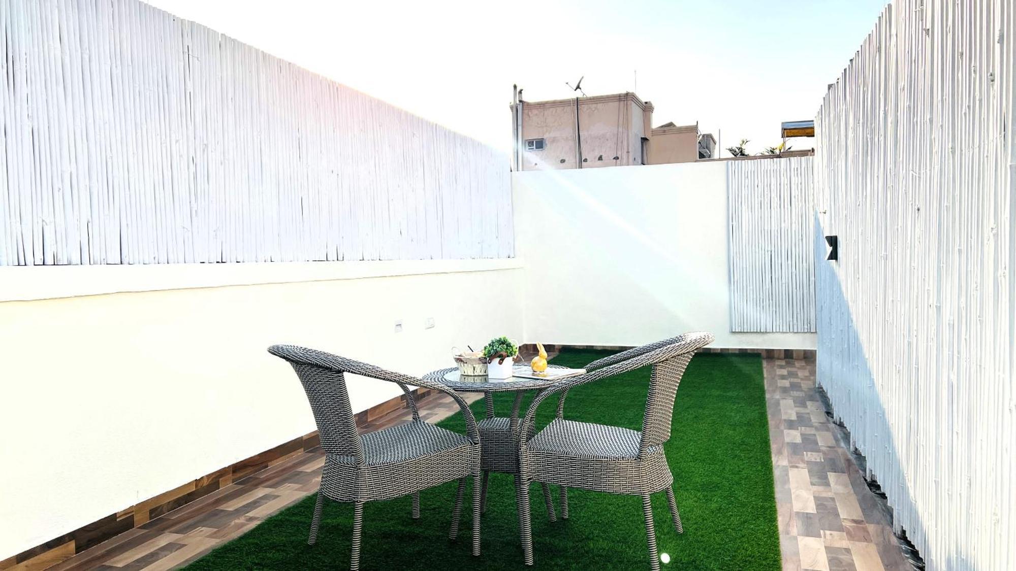 Apartment Bluo Vasant Vihar Pvr - Terrace Garden, Lift *