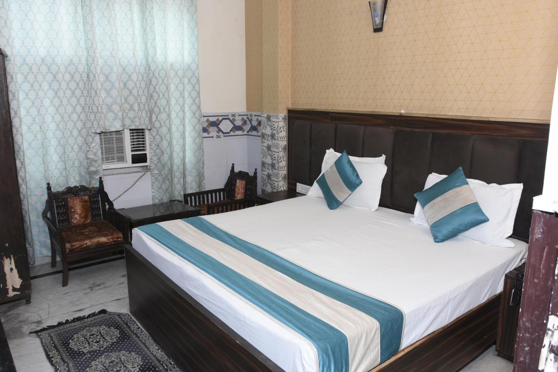 New Rajdhani - Couple Friendly Stays