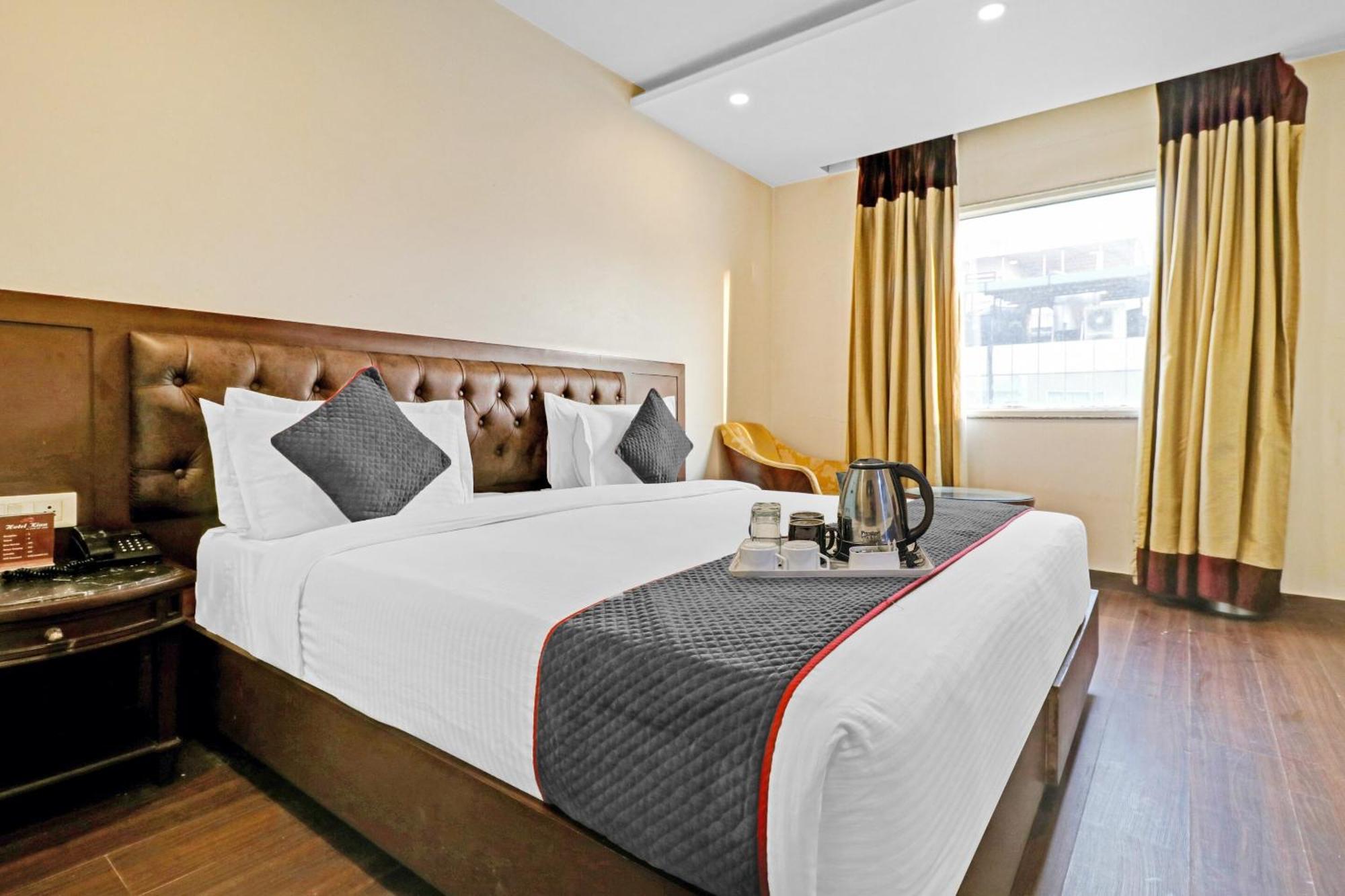 Grand The Near Delhi Airport 3*