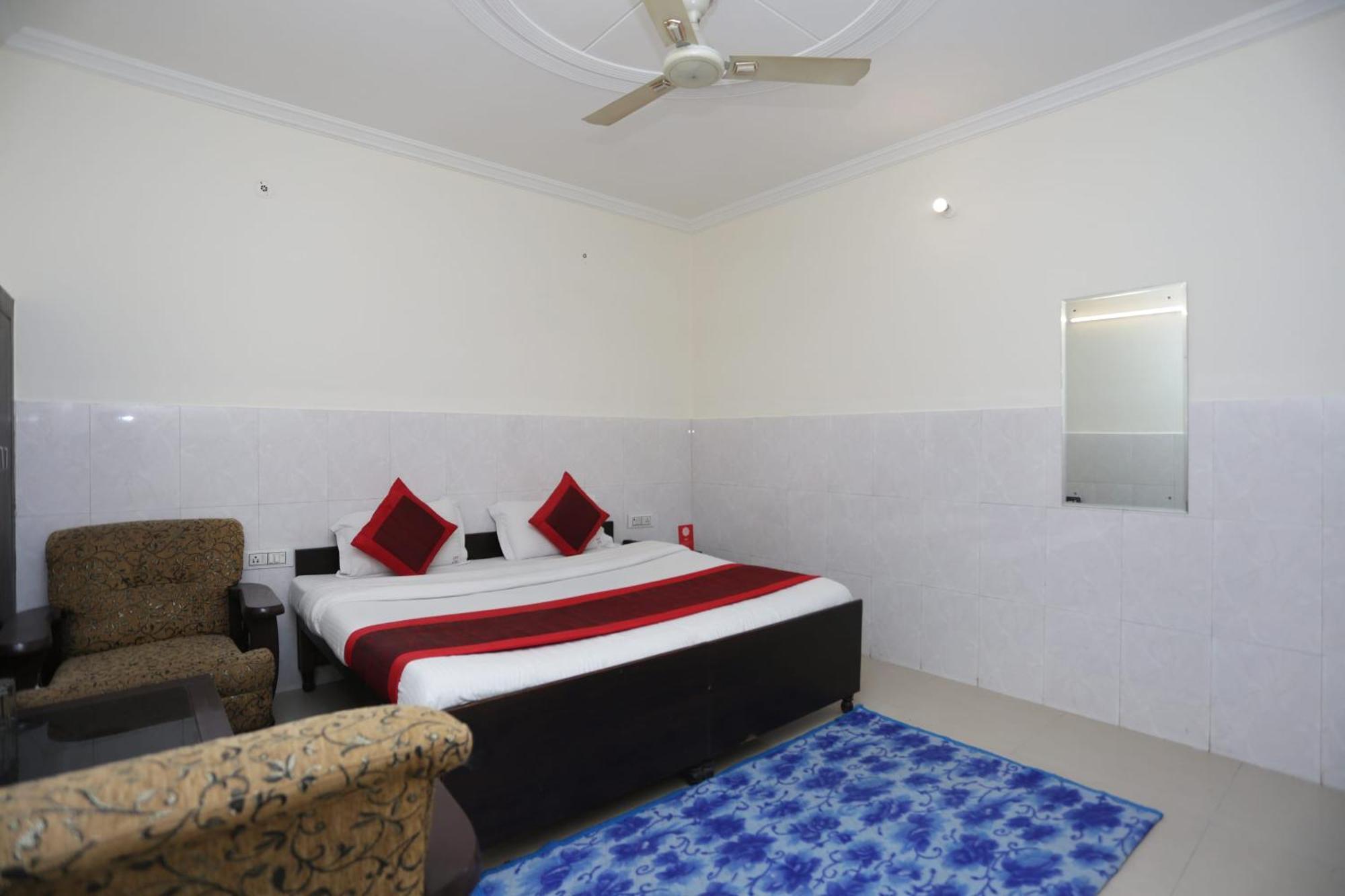 O Lite Near Delhi Airport 3* New Delhi