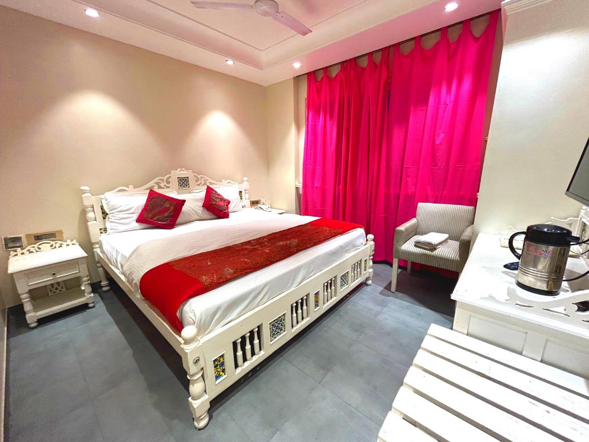 The Pinky - Heritage Boutique Hotel