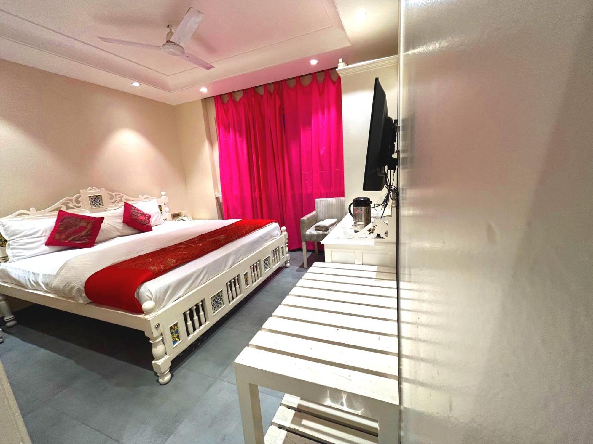 The Pinky - Heritage Boutique Hotel