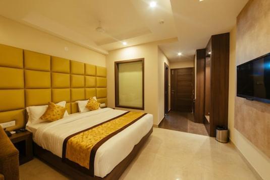 Gross Near Igi Airport Hotel 3*