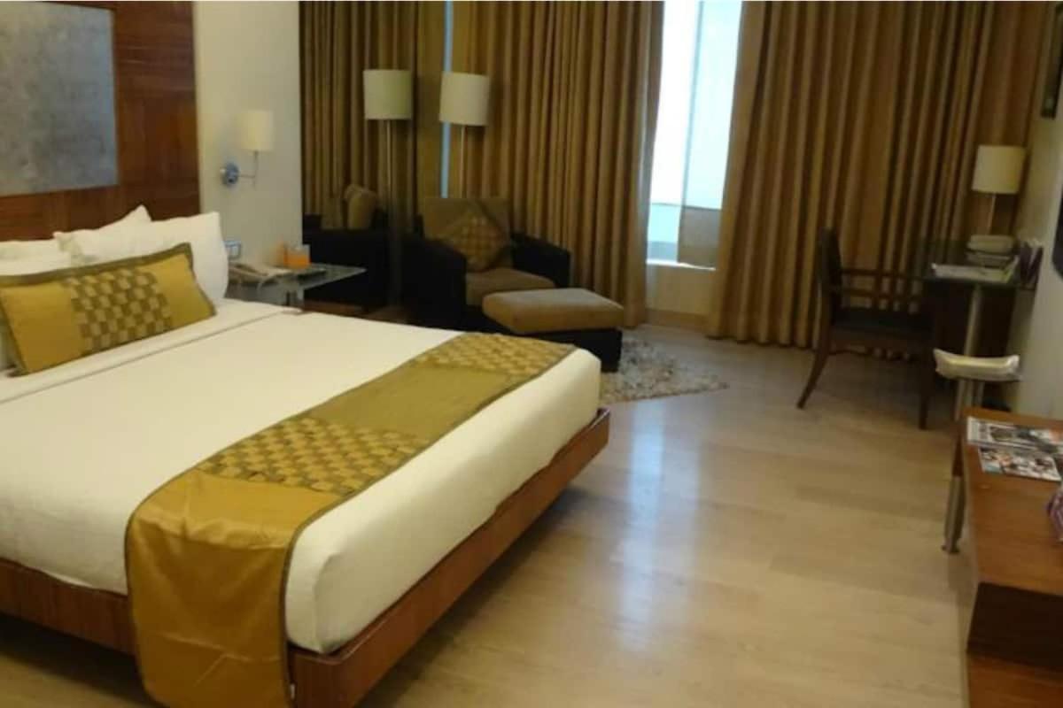 Hotel Gross Near Igi Airport