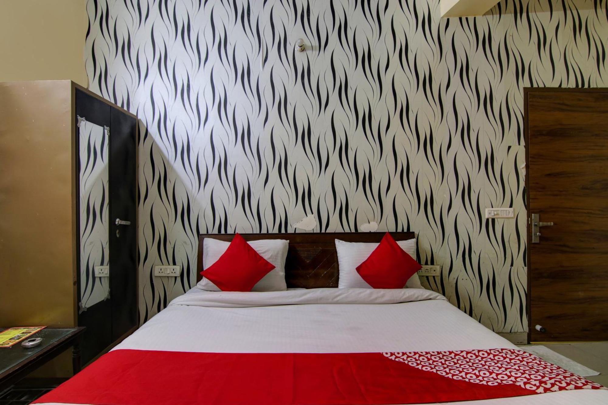 Hotel Yash House