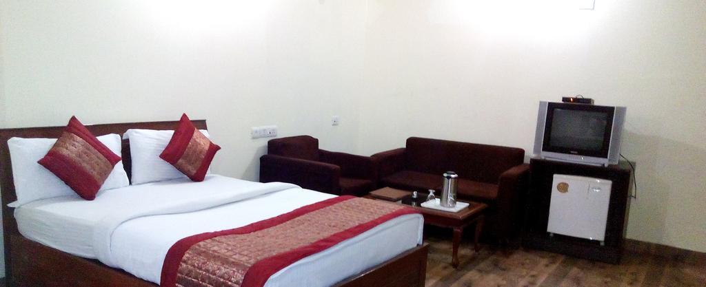 Hanuwant Palace Hotel 3*