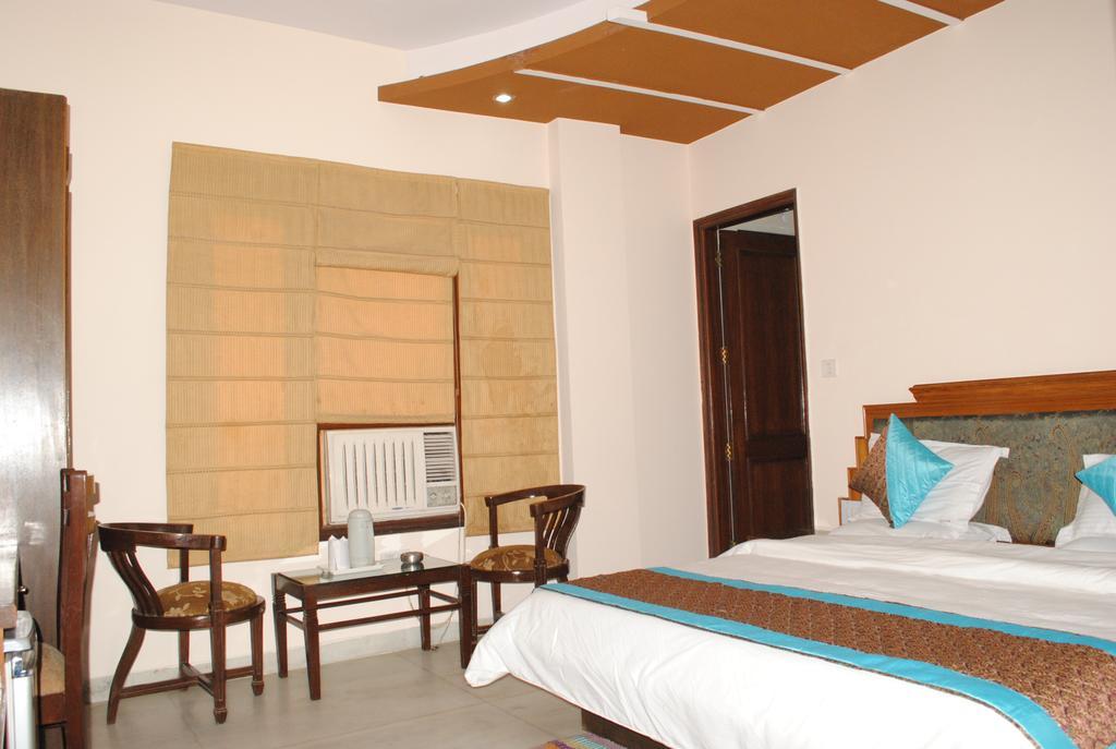 Hotel De Gold 3*