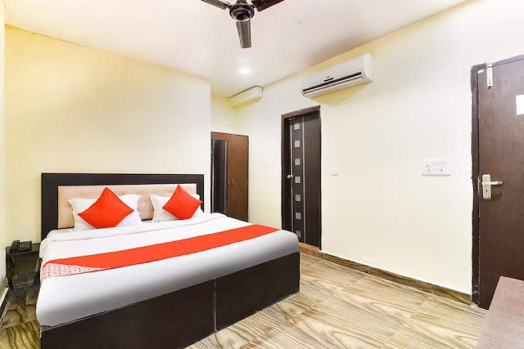 Hotel Royal At Tilak Nagar New Delhi