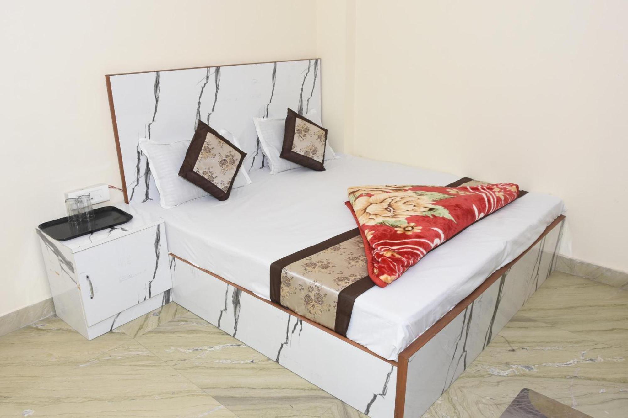 Hotel New Rajdhani Lajpat Nagar 2*