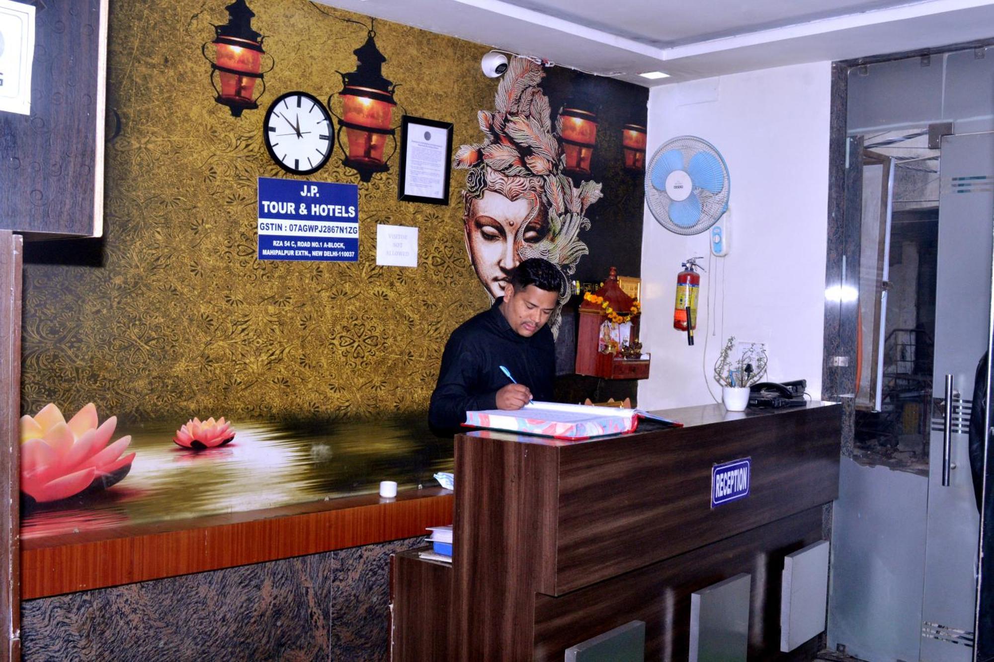 Hotel Aero Indus Near Airport 3*