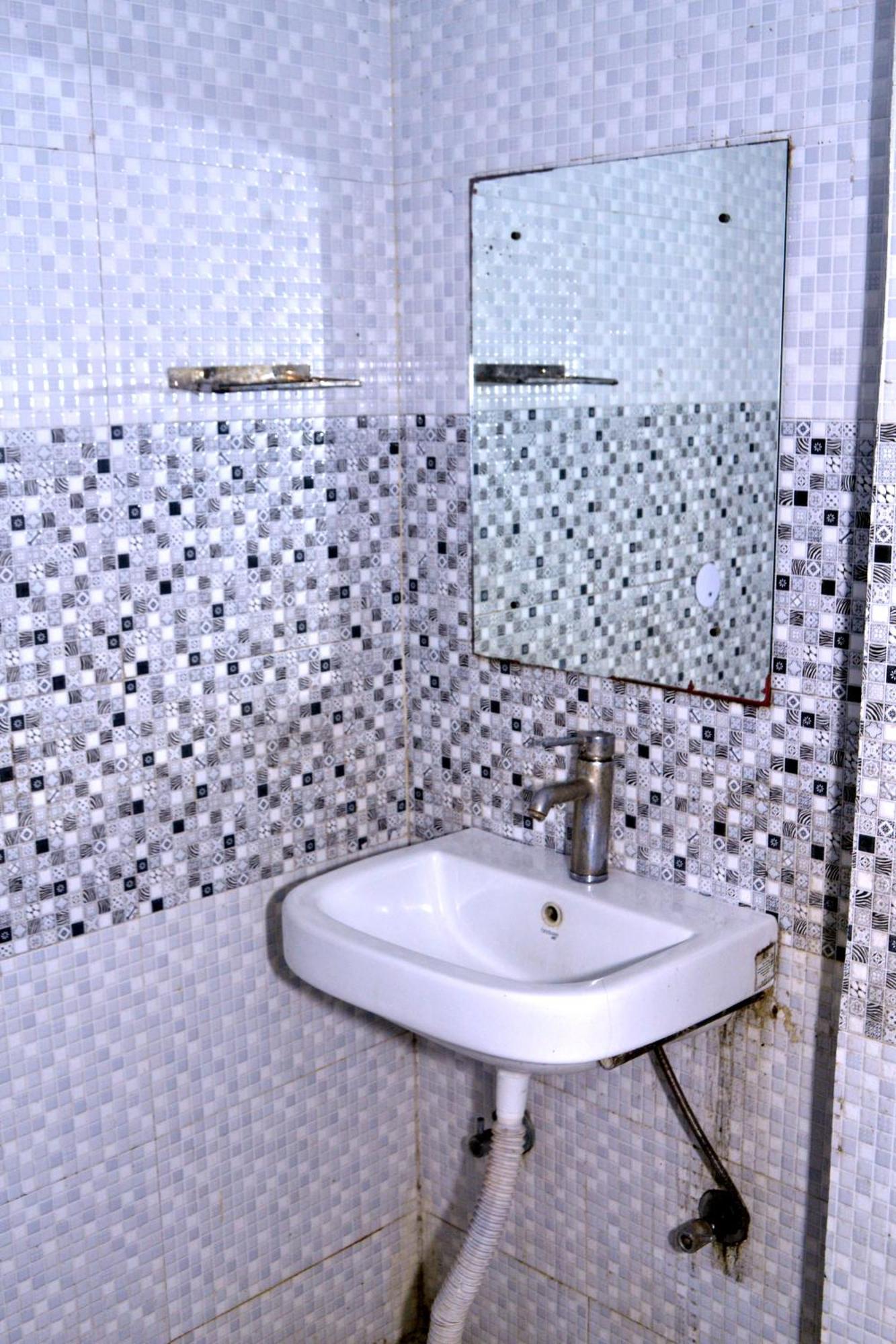 Aero Indus Near Airport 3*