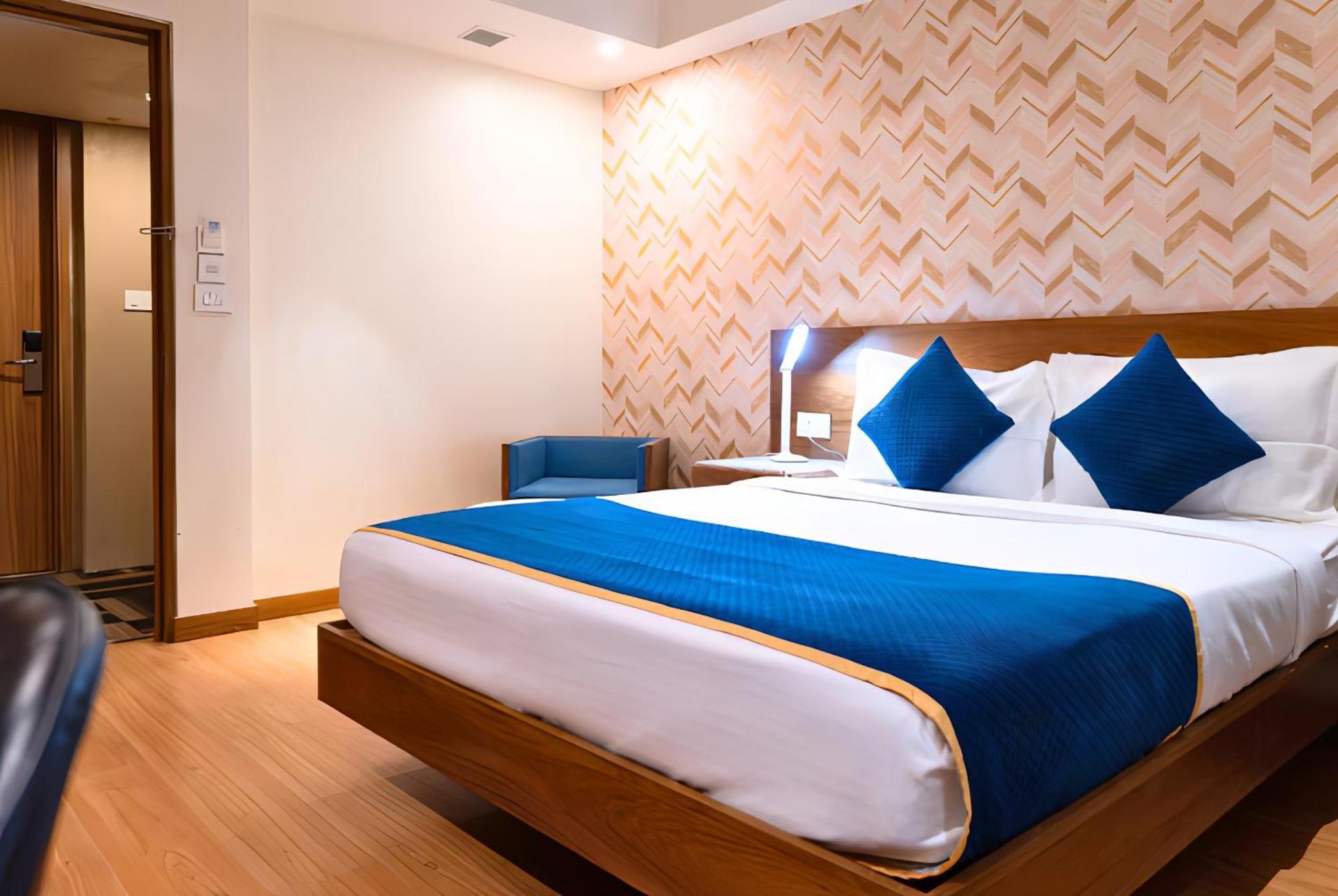 The Orion Plaza - Nehru Place Hotel 4*