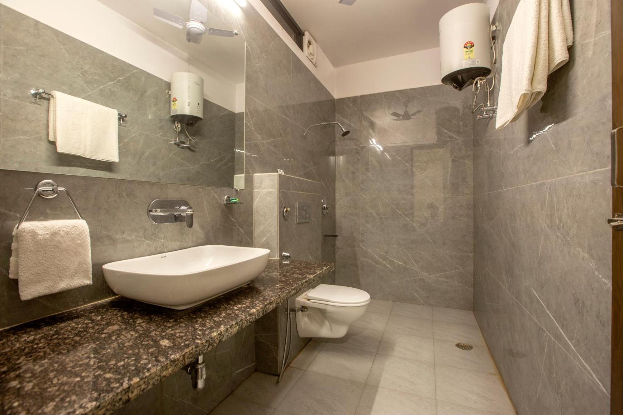 Hotel Lotus Sai International