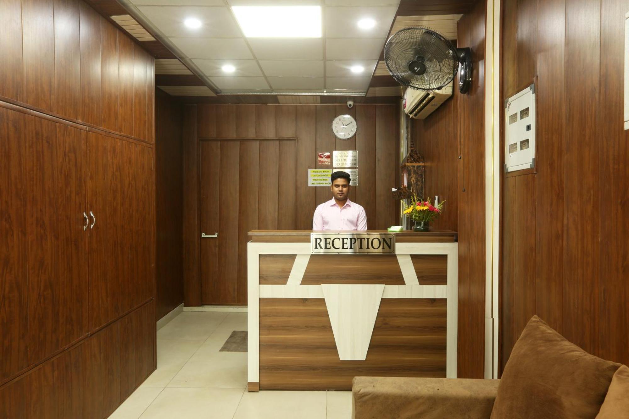 Hotel Lotus Sai International 3*