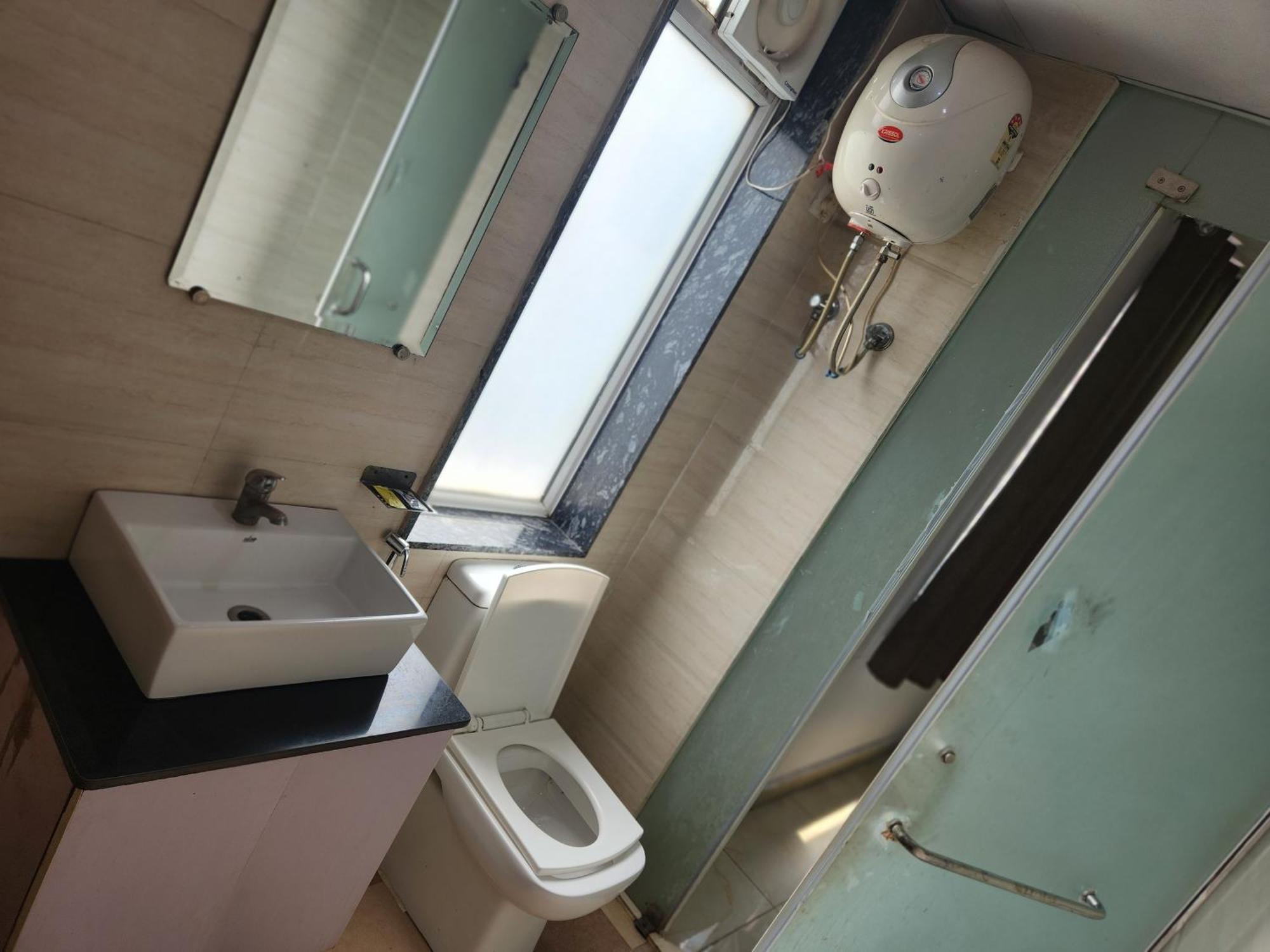 City Lite Near Igi Airport 4*