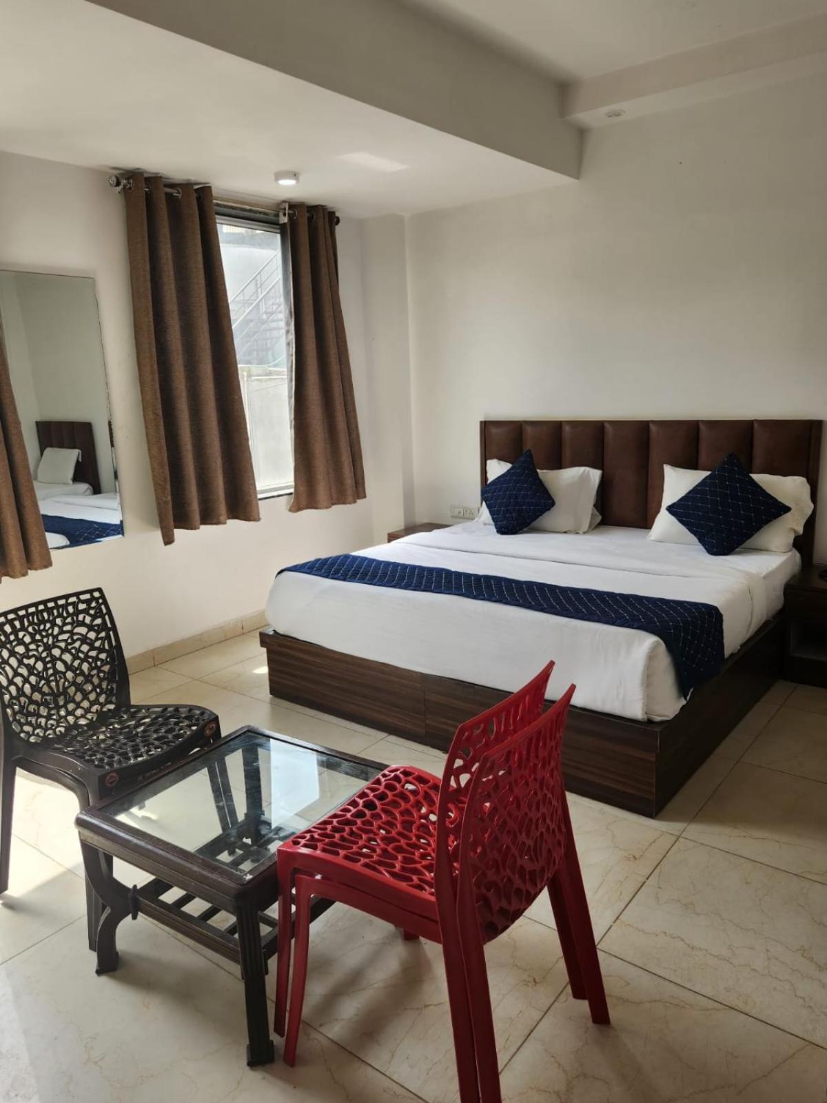 Hotel City Lite Near Igi Airport 4*