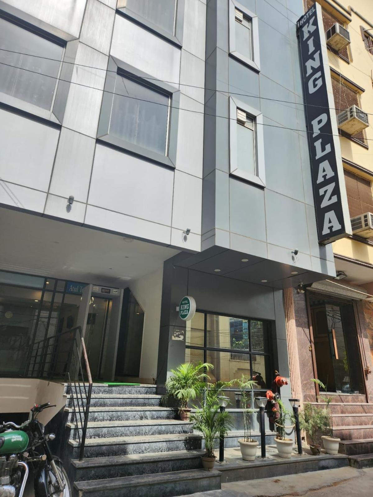 City Lite Near Igi Airport 4*