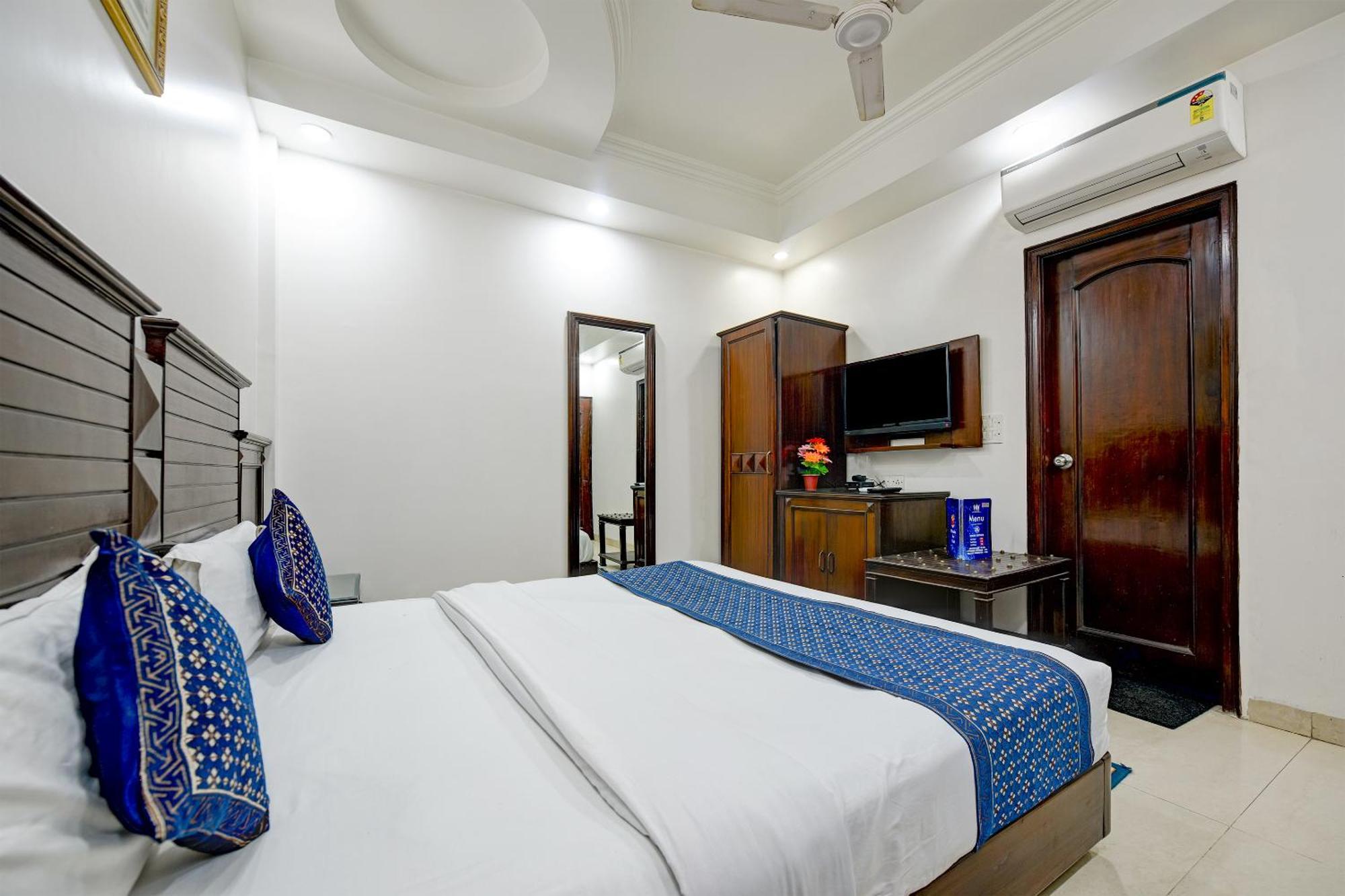 Legend - Walk-in From Railway Station Hotel