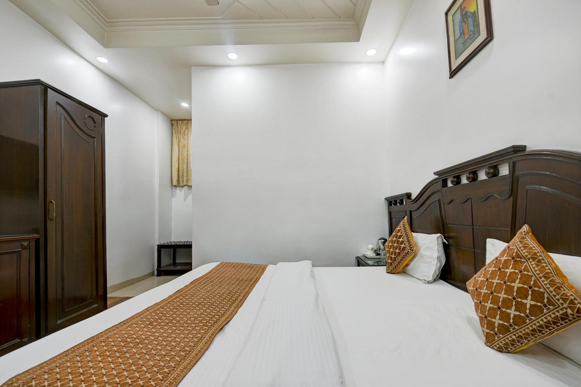 Legend - Walk-in From Railway Station 3*