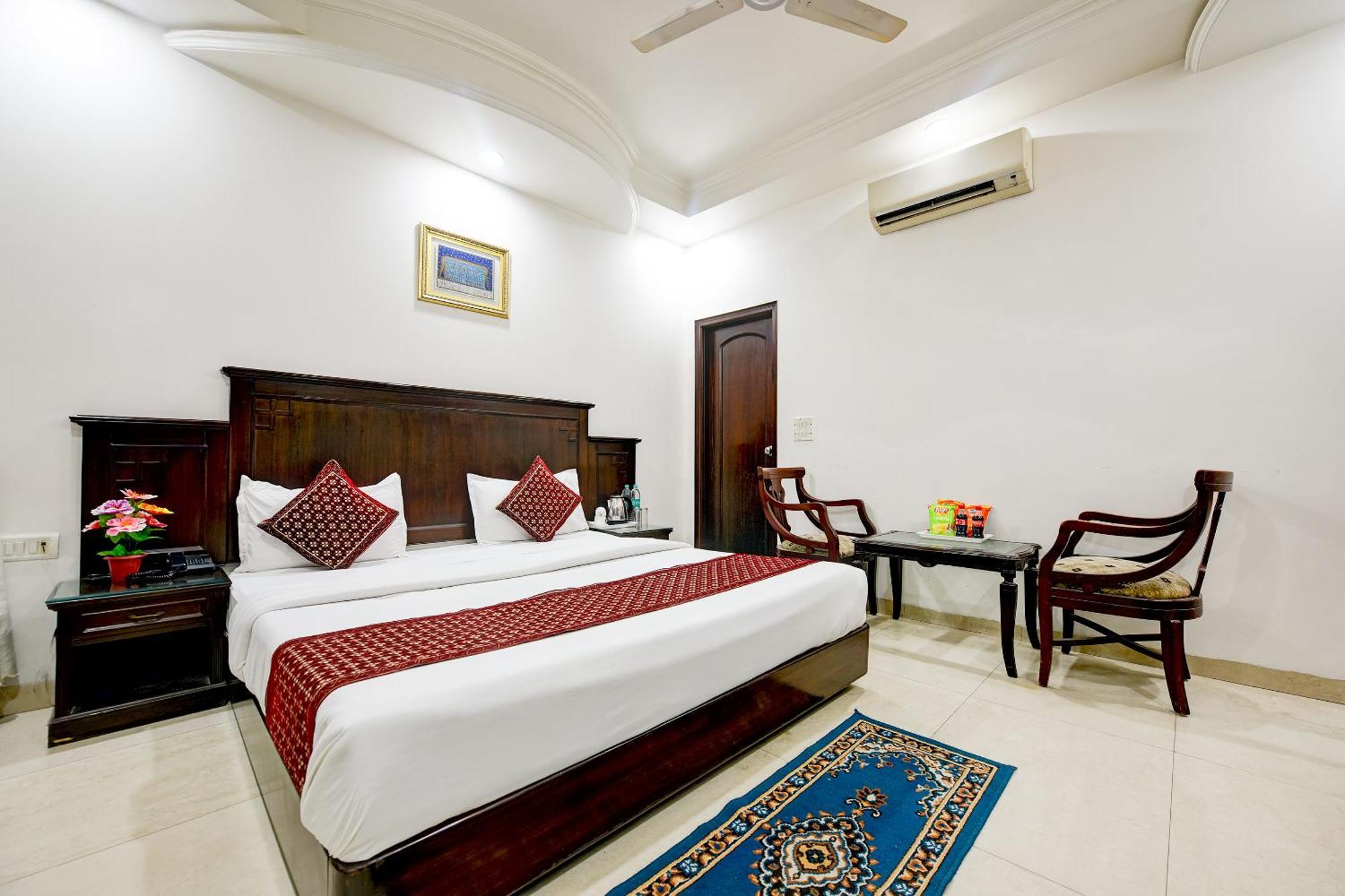 Legend - Walk-in From Railway Station 3*