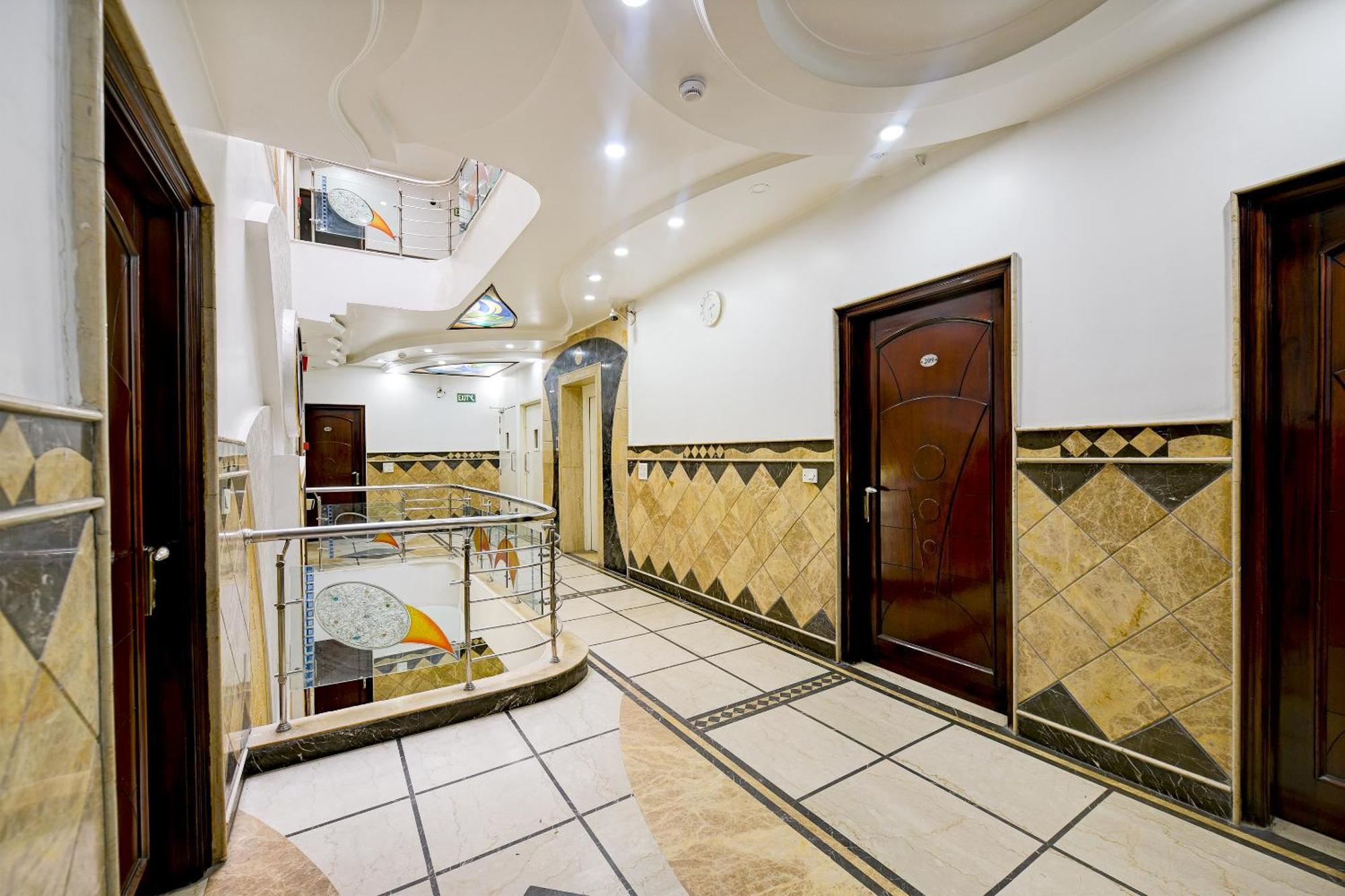 Legend - Walk-in From Railway Station Hotel