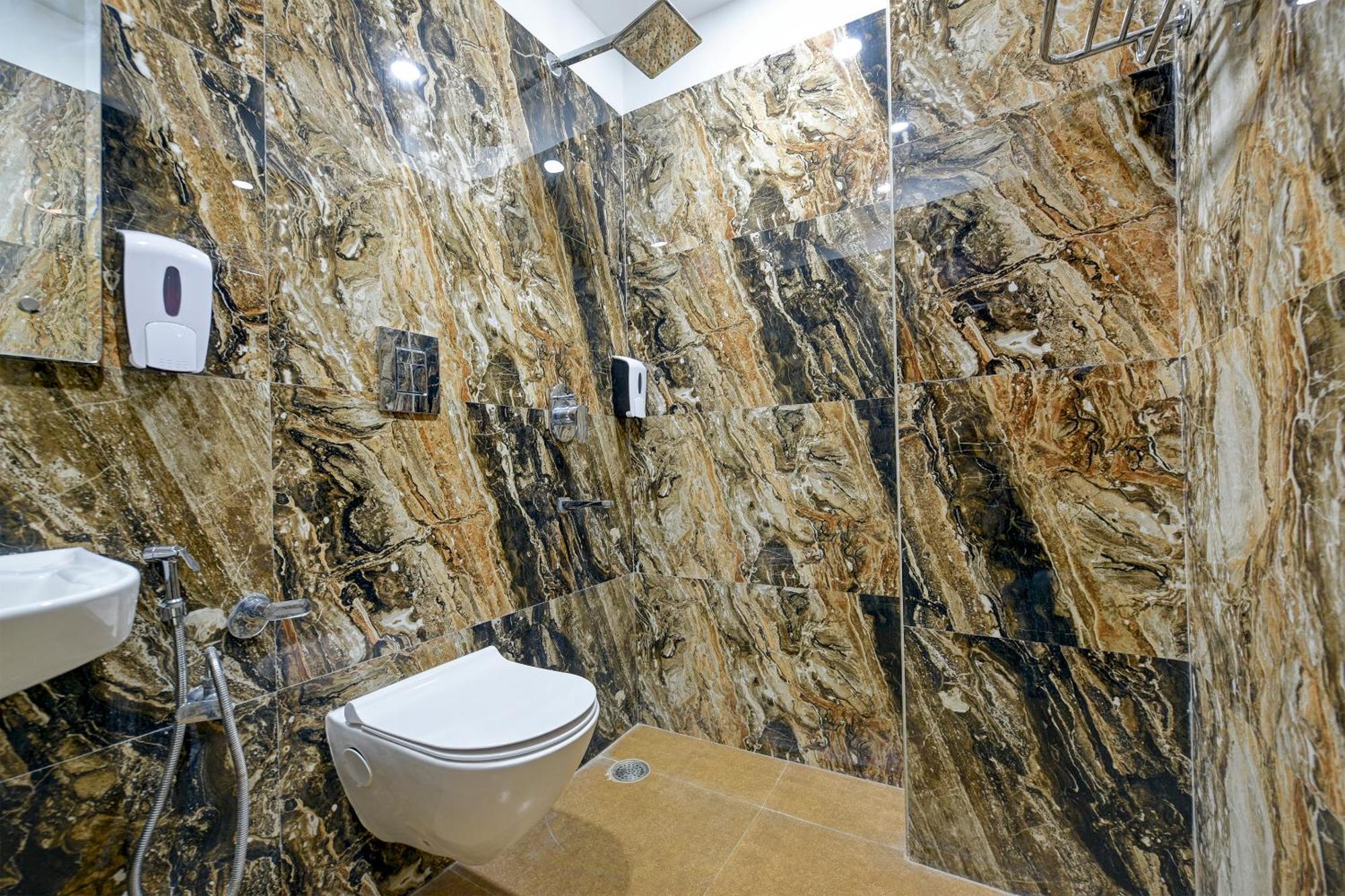 Legend - Walk-in From Railway Station Hotel 3*