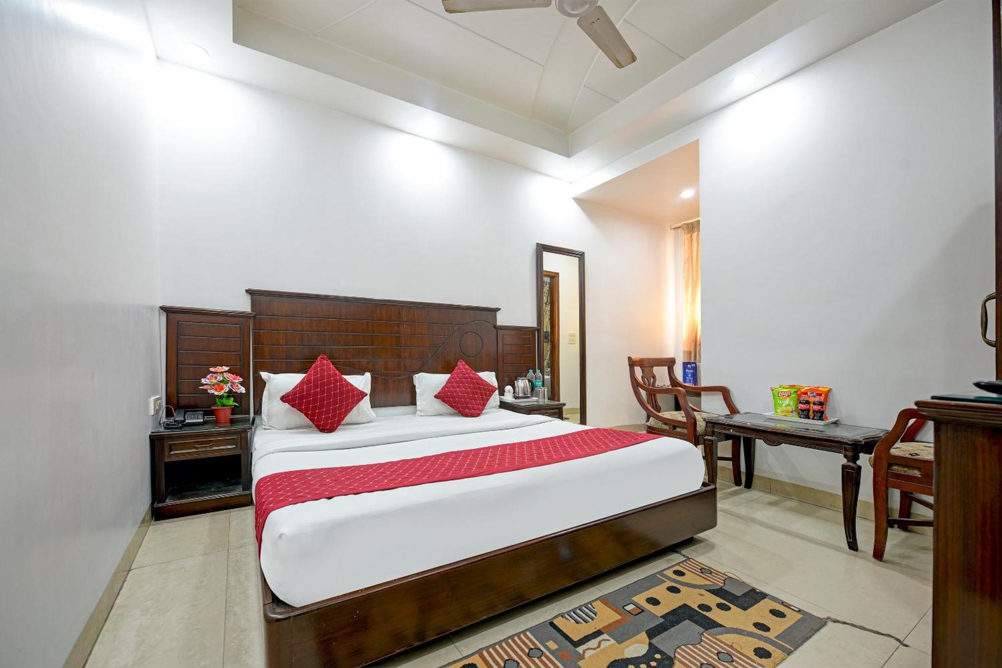 Hotel Legend - Walk-in From Railway Station New Delhi