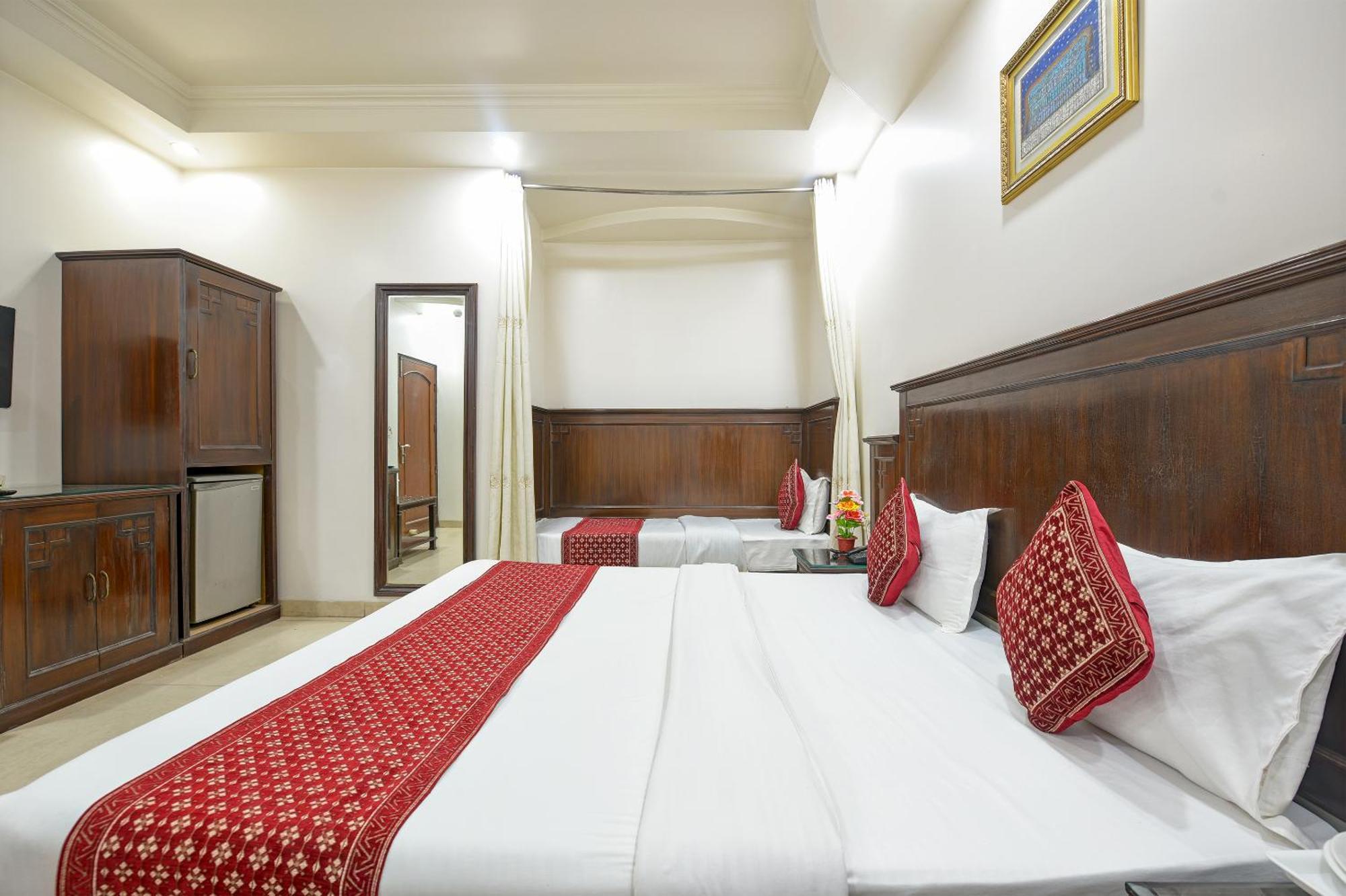 Legend - Walk-in From Railway Station 3*
