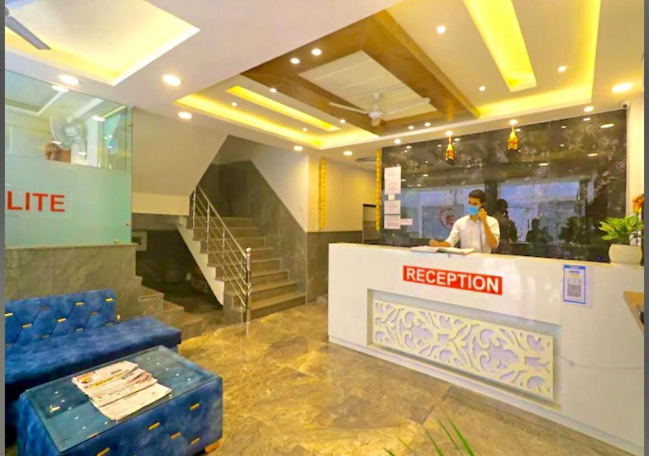 Seven Suites Near Igi International Airport 4* New Delhi