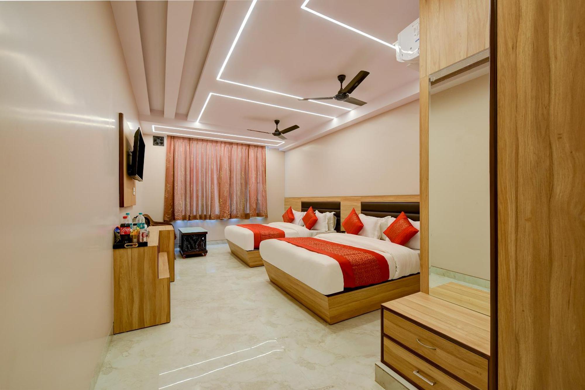 Express 66 - Railway Station Hotel