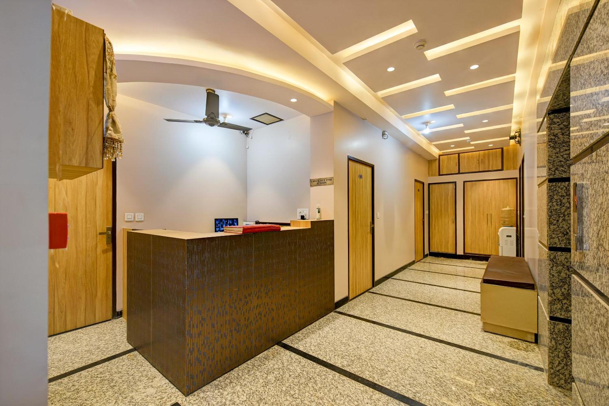 Express 66 - Railway Station Hotel