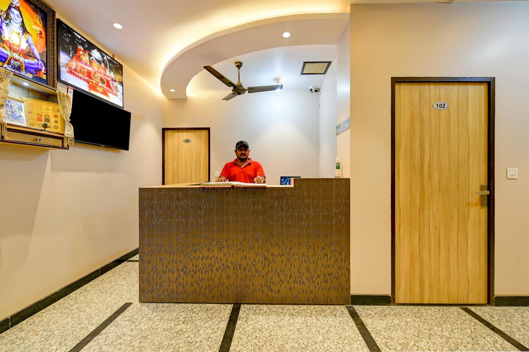 Express 66 - Railway Station Hotel 4*