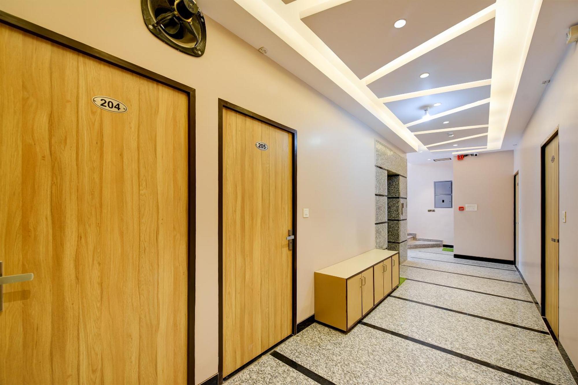 Express 66 - Railway Station Hotel New Delhi