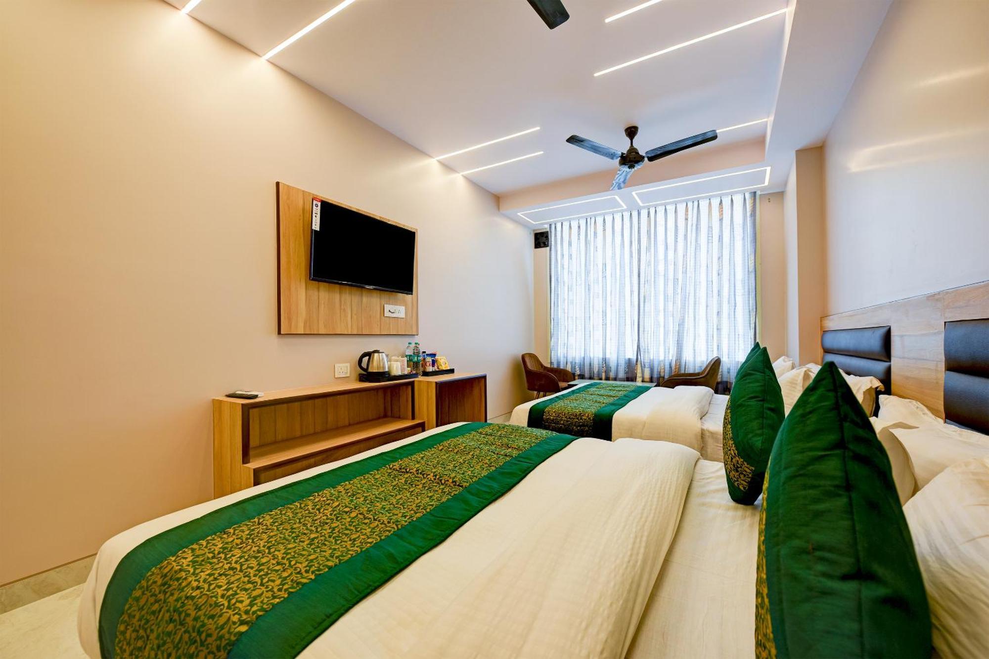Hotel Express 66 - Railway Station