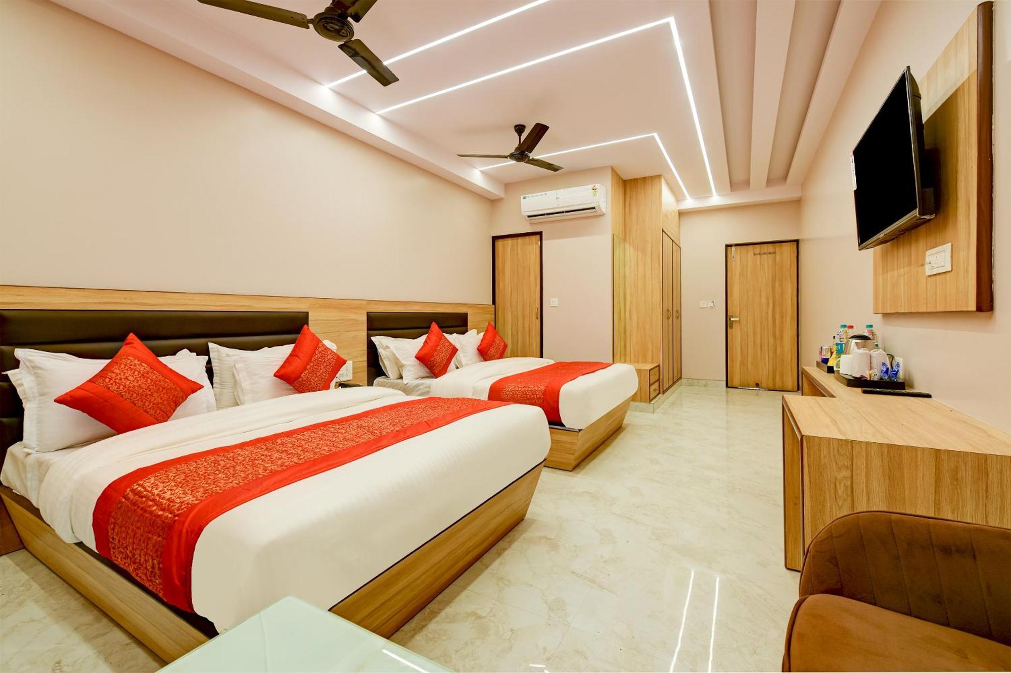 Express 66 - Railway Station Hotel New Delhi