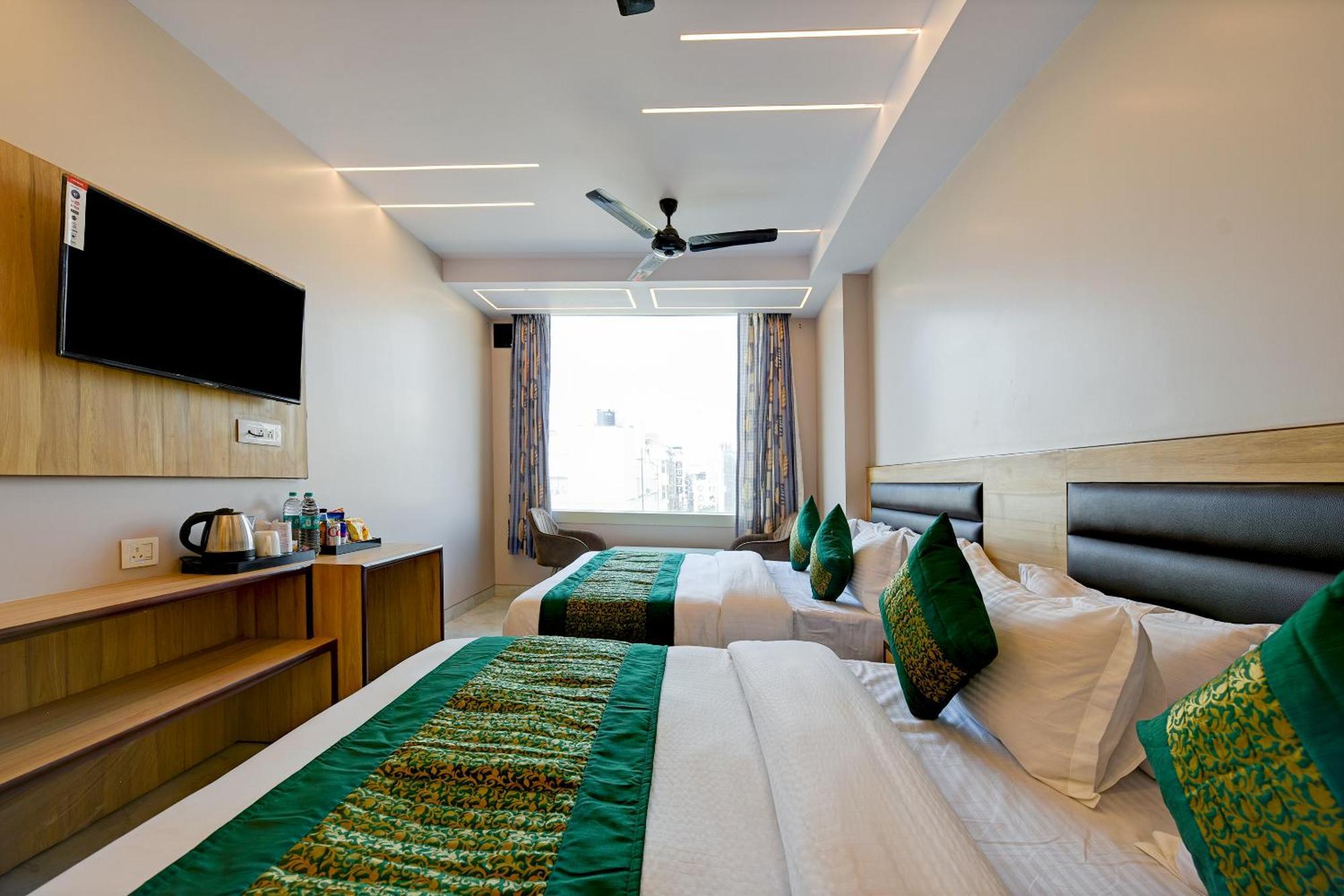 Express 66 - Railway Station Hotel